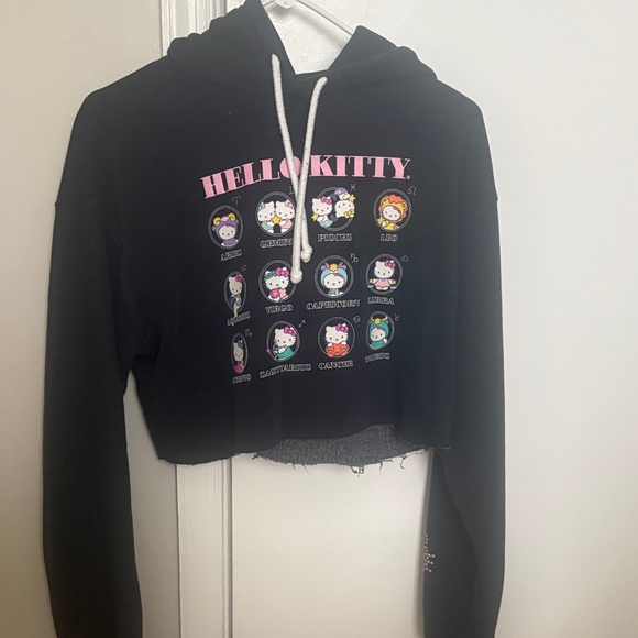 Sweaters - Hello Kitty Black Cropped Hoodie
